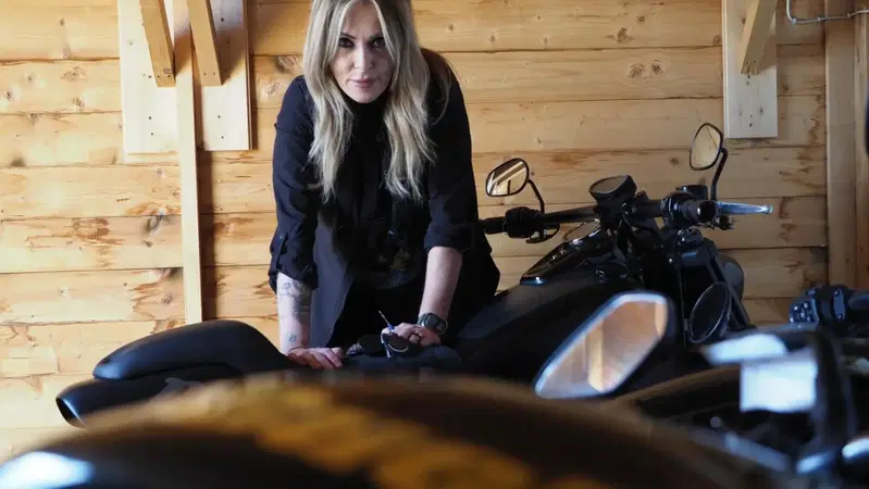 MOTOFESTIVAL - Qual &egrave; il l'identikit del biker? Lo scopriamo con Roberta Bruzzone, motociclista e criminologa [VIDEO]