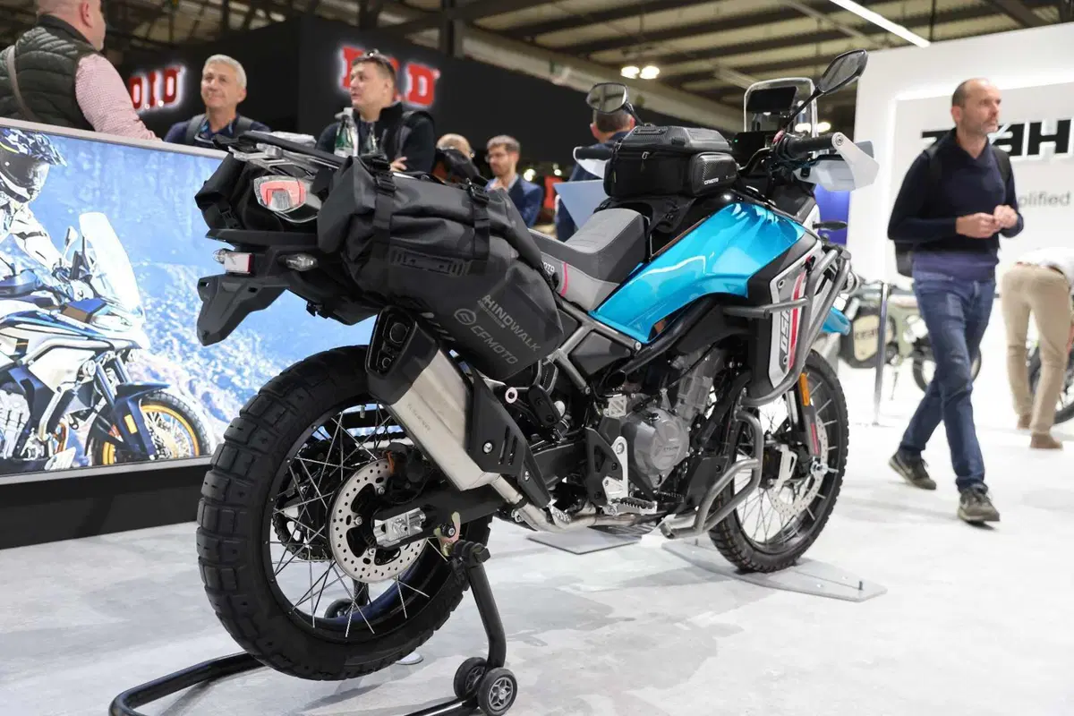 Eicma 2023: CFMOTO 450MT, la piccola Adventure bicilindrica [VIDEO] (4)