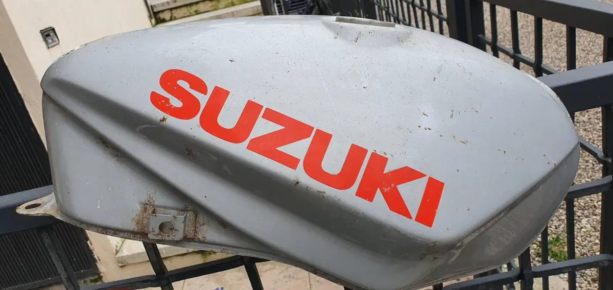 Serbatoio suzuki katana 1100