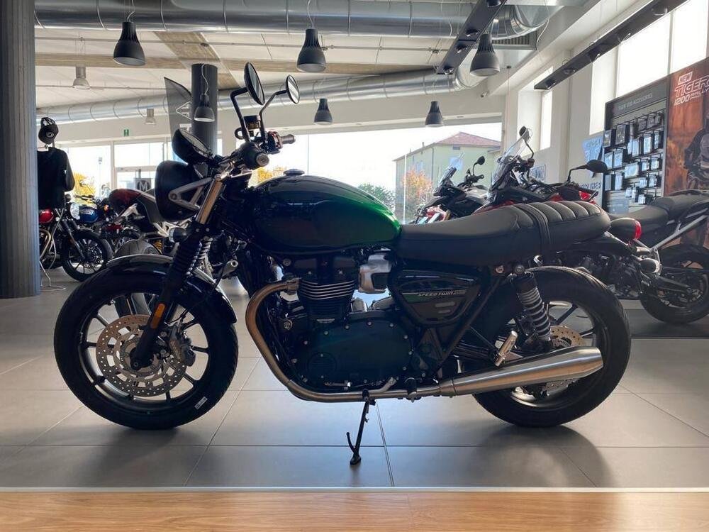 Triumph Speed Twin 900 Stealth Edition (2024) (3)