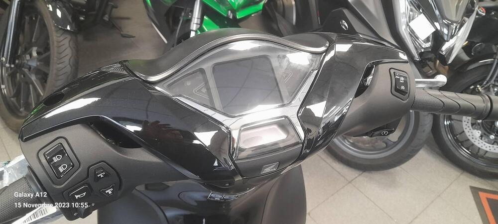 Honda SH 150i Sport (2022 - 24) (3)