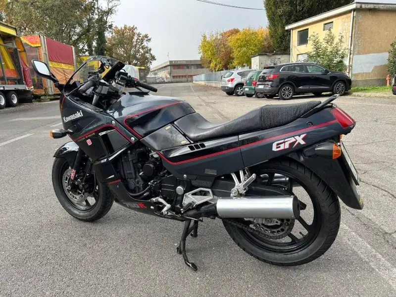 Kawasaki GPX 750 R (8)