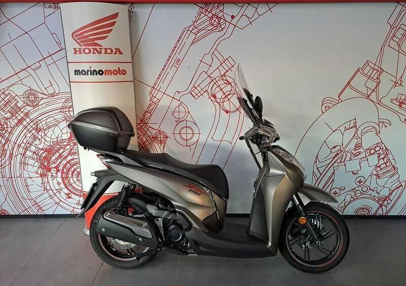 Vendo Honda SH 300 i Sport ABS (2018 - 20) usata a Savigliano (codice  9319858) 