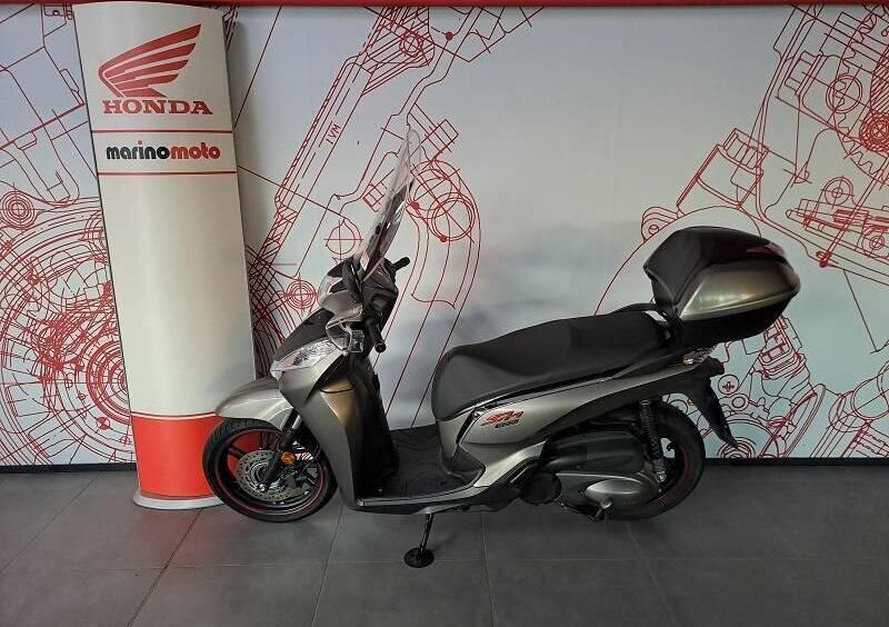 Vendo Honda SH 300 i Sport ABS (2018 - 20) usata a Savigliano (codice  9319858) 