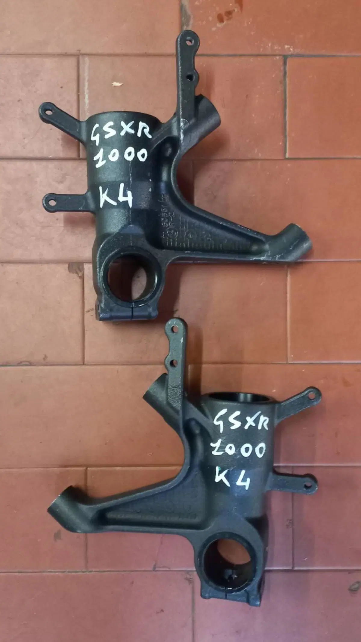 Piedini forcella Suzuki Gsx-r 1000 K3-K4 smontati