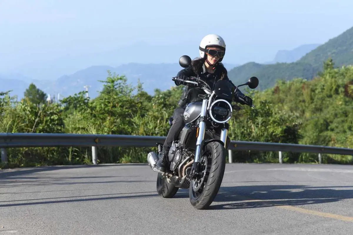 Zonsen: le novità Cyclone presentate ad EICMA 2023 (8)