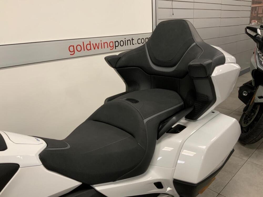 Honda GL 1800 Gold Wing Tour DCT & Airbag (2022 - 24) (5)