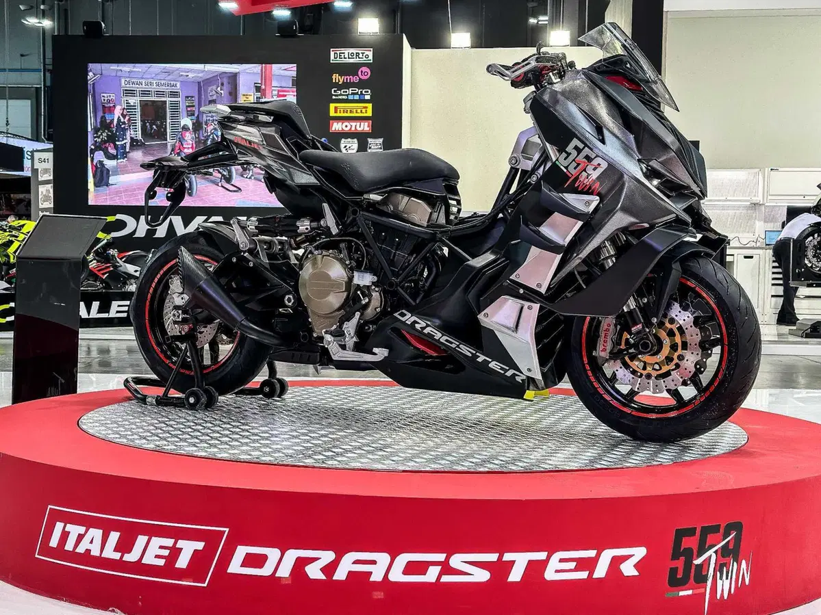 Eicma 2023. L'Italjet Dragster 559 Twin &egrave; sui blocchi di partenza
