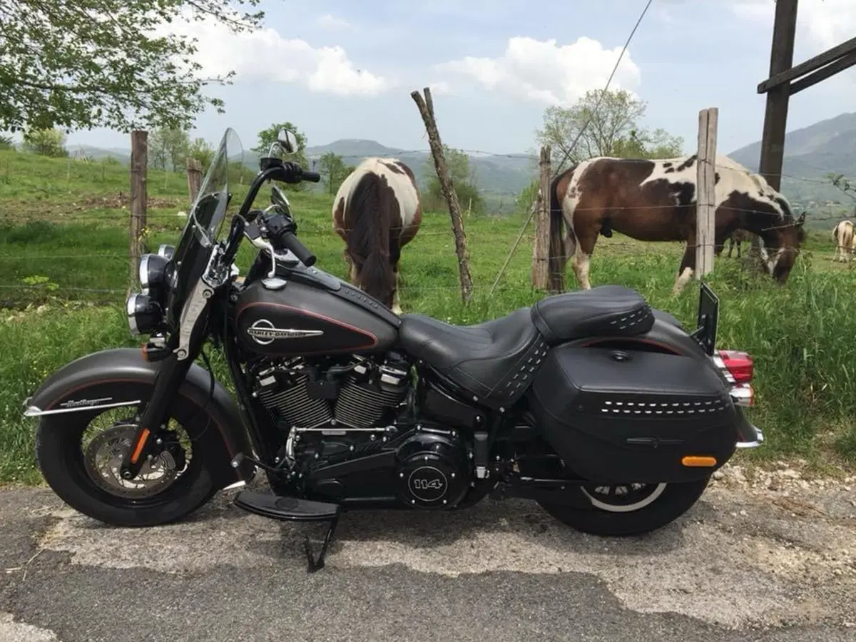Harley-Davidson 114 Heritage Classic (2018 - 20) - FLHCS (2)