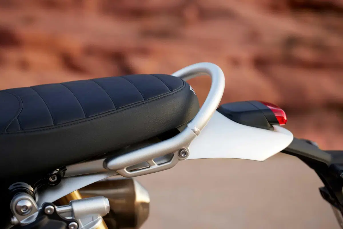 Triumph svela le nuove Scrambler 1200 XE e 1200 X 2024 (10)