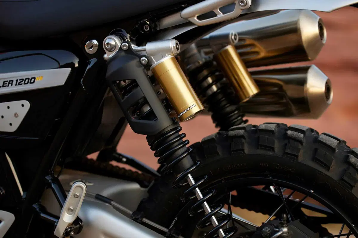 Triumph svela le nuove Scrambler 1200 XE e 1200 X 2024 (11)