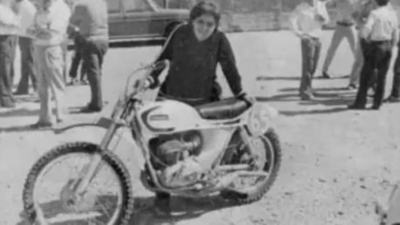Addio a Paola Dolci, la prima donna del motocross italiano