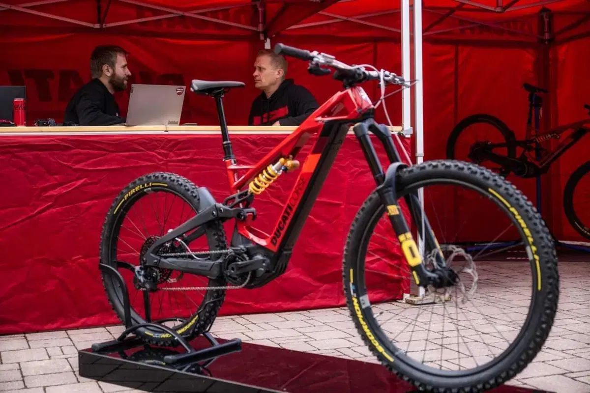 Ducati Power Stage RR, e-mtb in carbonio pronto gara [VIDEO] (10)