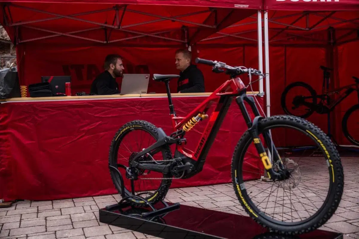 Ducati Power Stage RR, e-mtb in carbonio pronto gara [VIDEO] (12)