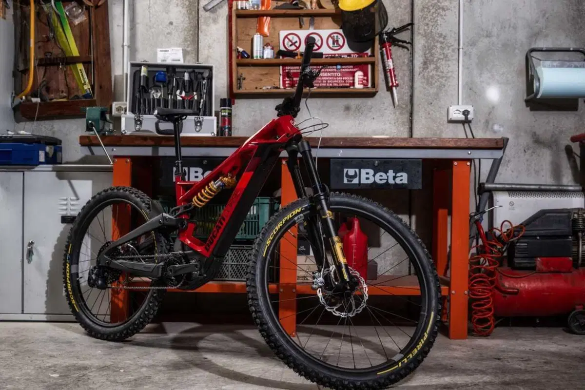 Ducati Power Stage RR, e-mtb in carbonio pronto gara [VIDEO] (13)