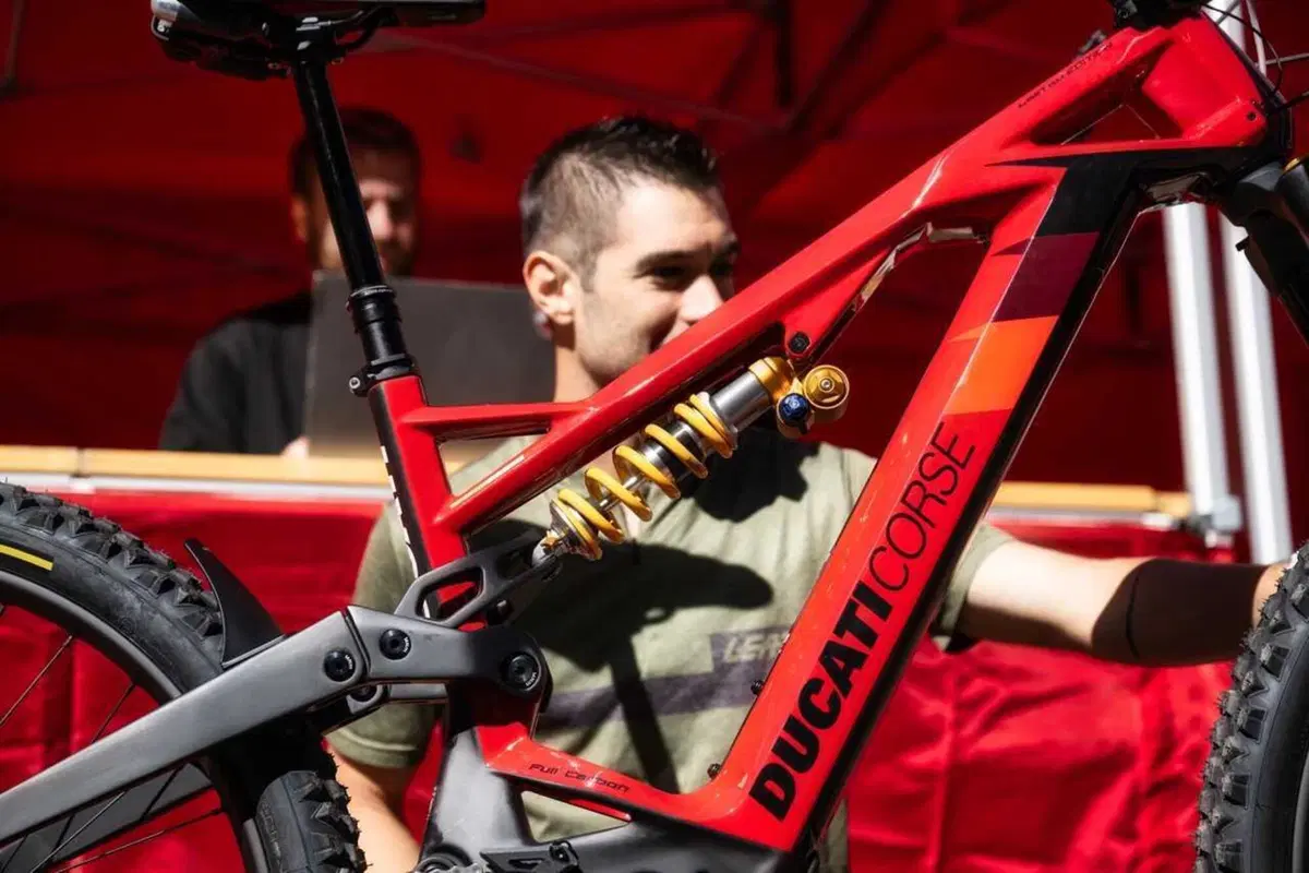 Ducati Power Stage RR, e-mtb in carbonio pronto gara [VIDEO] (16)