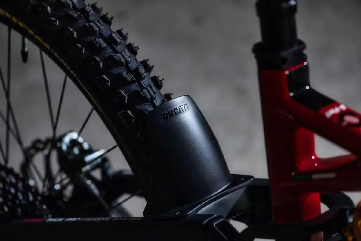 Ducati Power Stage RR, e-mtb in carbonio pronto gara [VIDEO] (25)