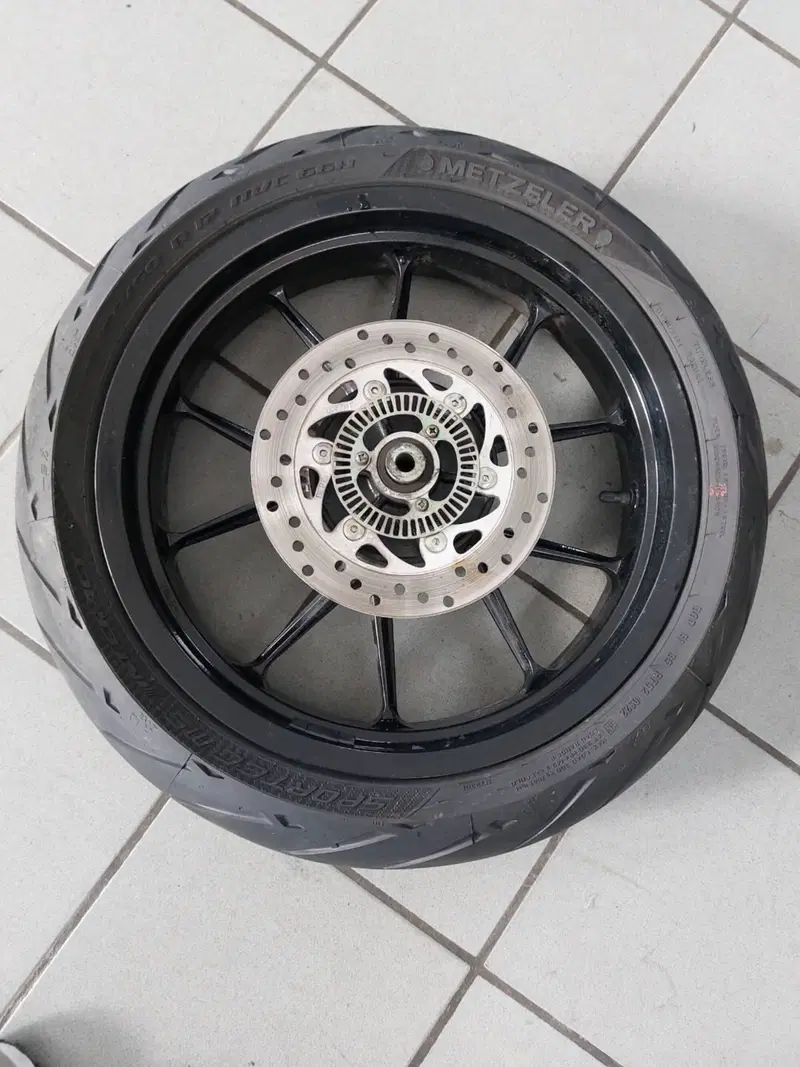 DISCHI ANTERIORI E POSTERIORI KTM DUKE 125 2015 (6)
