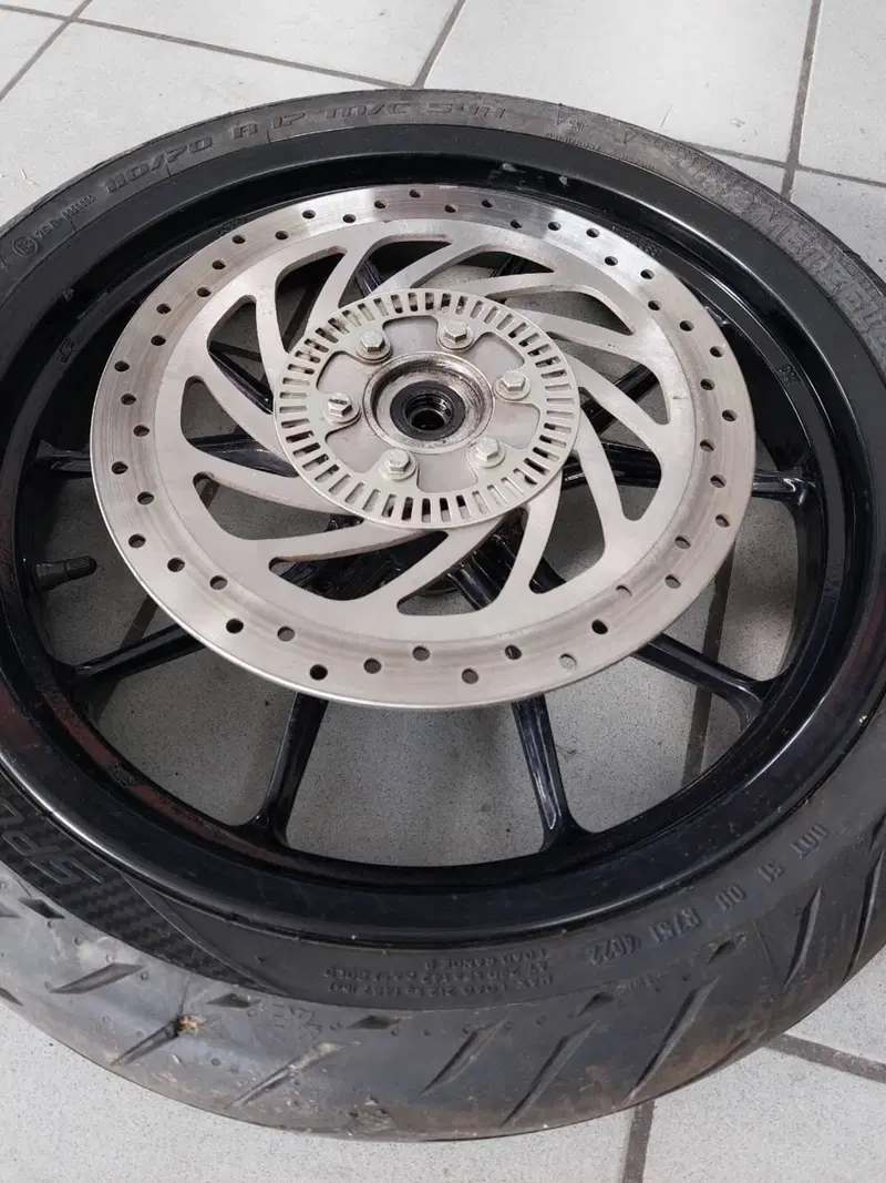 DISCHI ANTERIORI E POSTERIORI KTM DUKE 125 2015 (11)