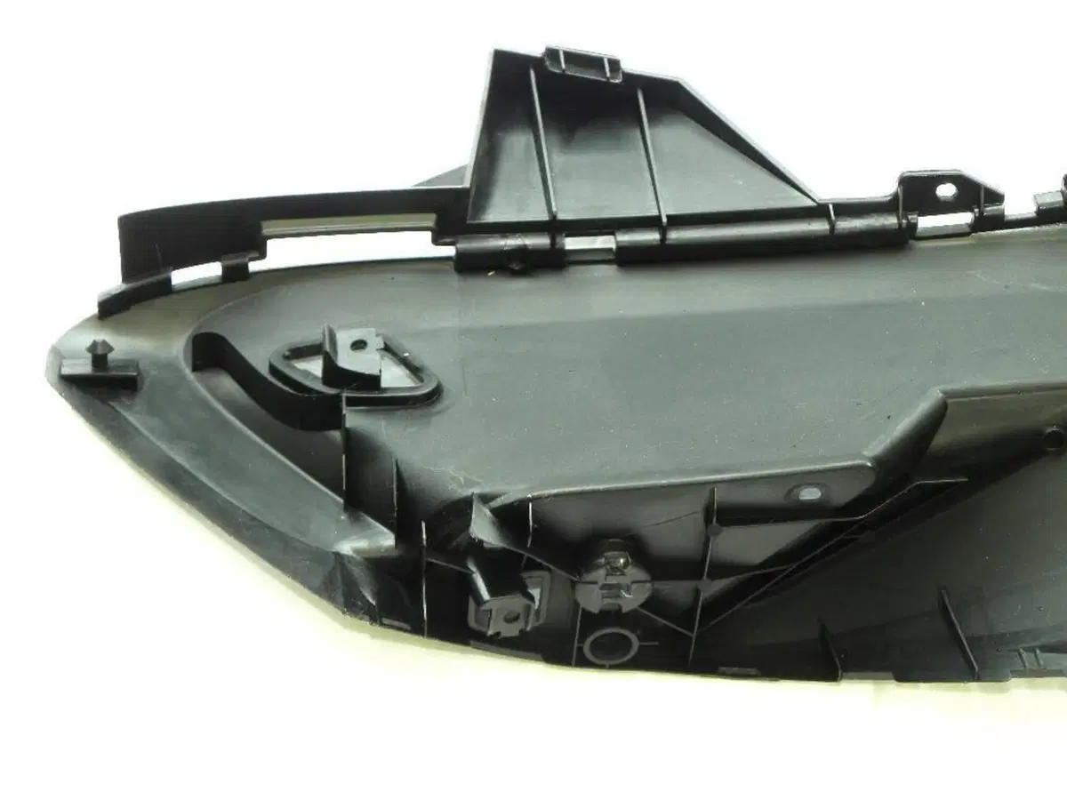Carenatura poggiapiedi sx Yamaha Majesty 400 (7)