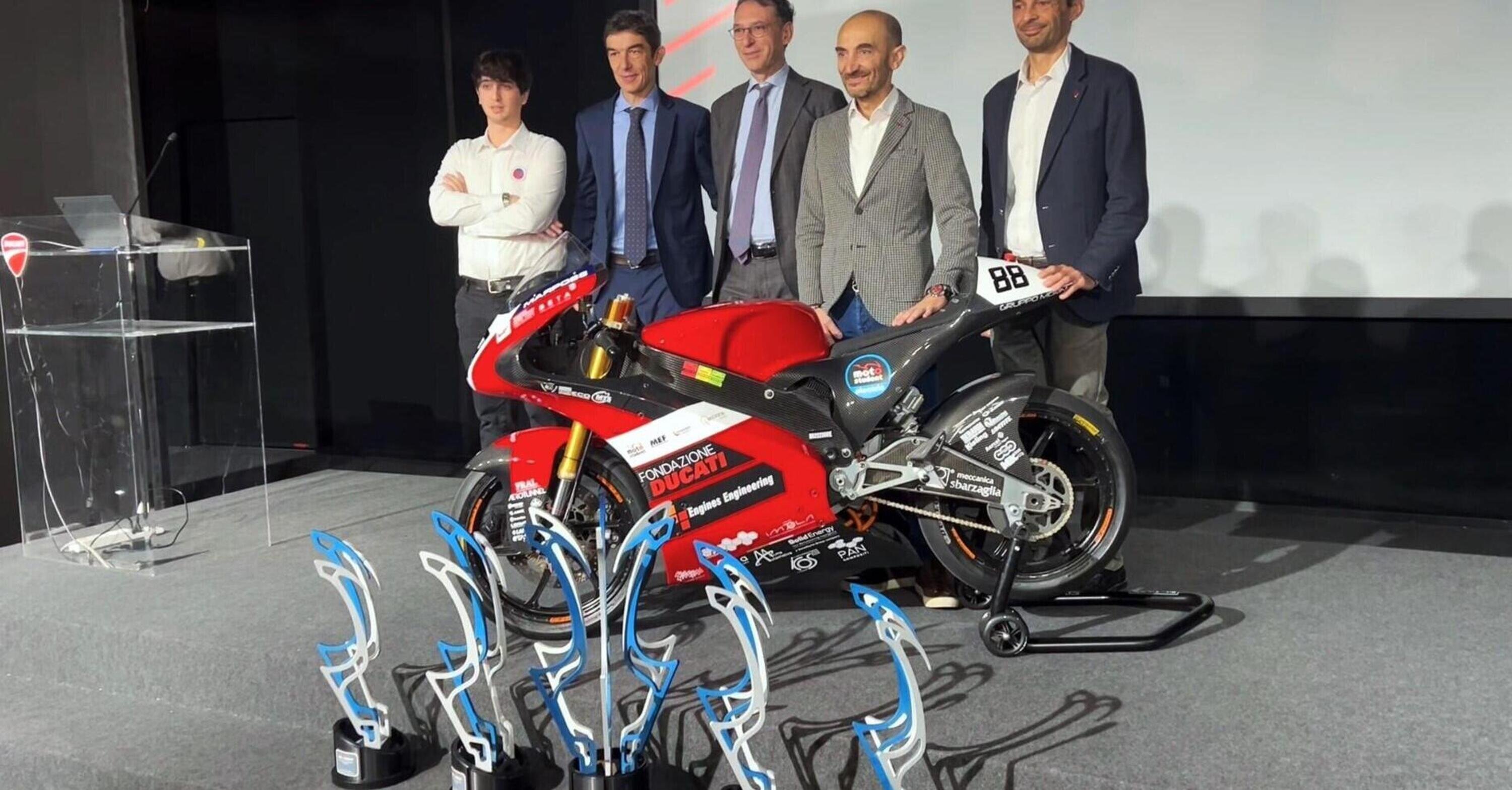 Ducati vince anche con gli studenti: la moto elettrica fatta con UniBO si aggiudica il MotoStudent 2023