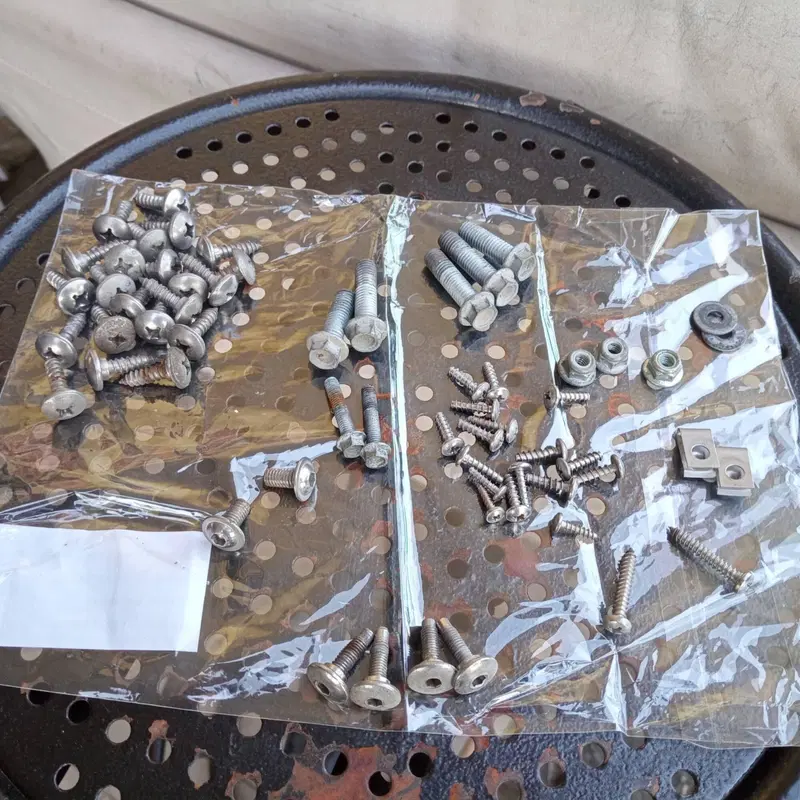 Miscellanea di viti per Aprilia Scarabeo 125/150 G (2)