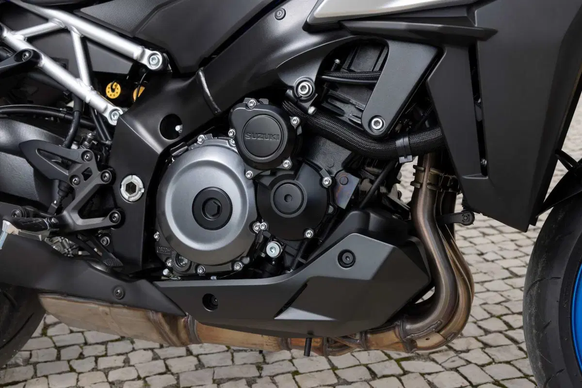 Suzuki GSX-S1000GX (21)