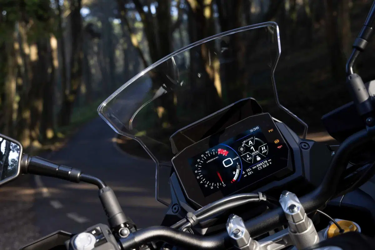 Suzuki GSX-S1000GX (4)