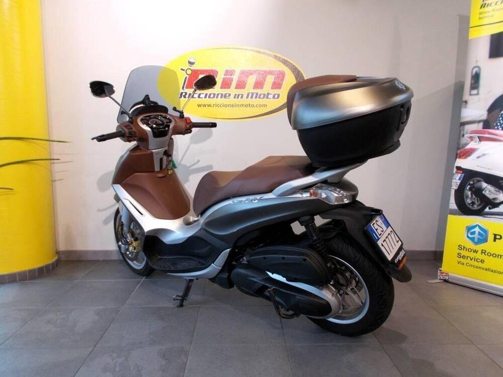 Piaggio Beverly 350 ABS (2016 - 20) (4)