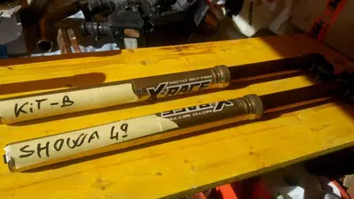 Forcelle complete Showa 49 Kit B