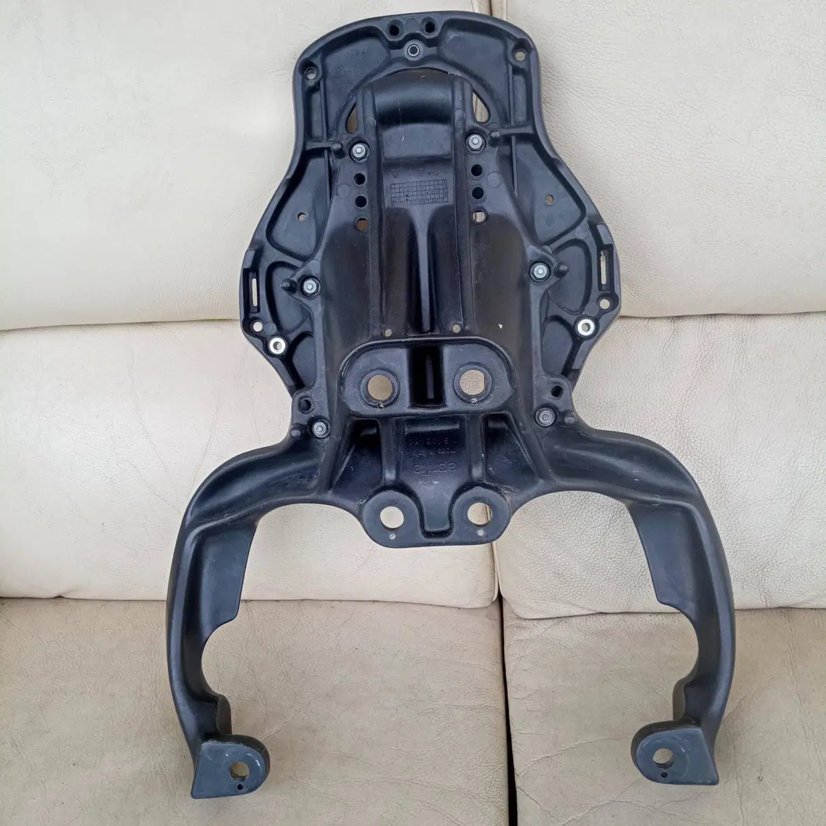 Portapacchi per Aprilia Scarabeo 125/150GT (2)