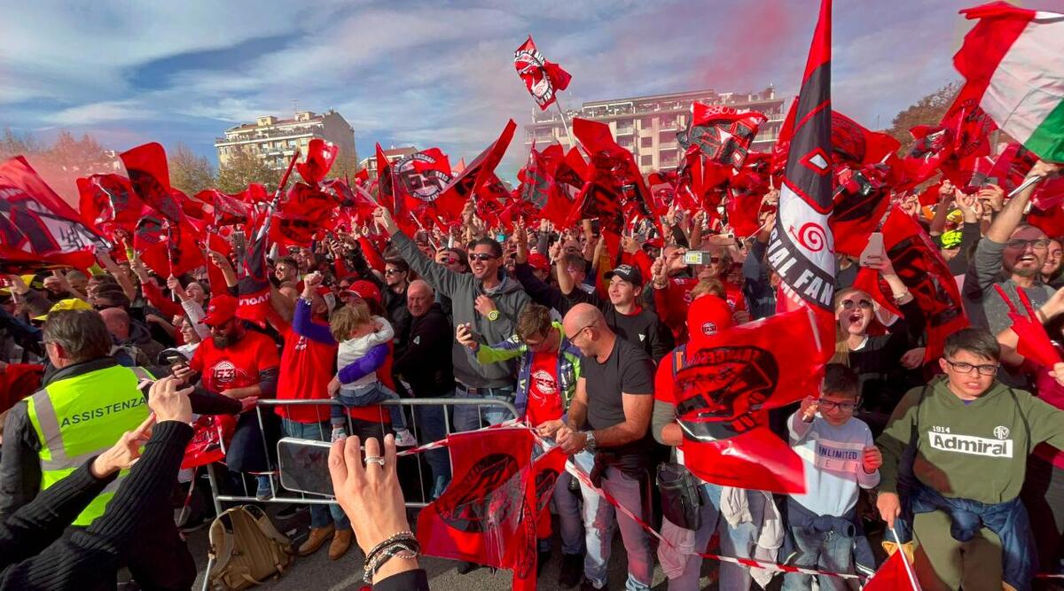 Motogp Gp Di Valencia In Piazza Per Pecco Ecco Dove Sono I Maxischermi Per Seguire L