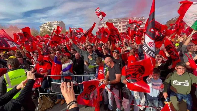 MotoGP 2023, GP di Valencia. In piazza per Pecco: ecco dove sono i maxischermi per seguire l'ultima gara del Motomondiale