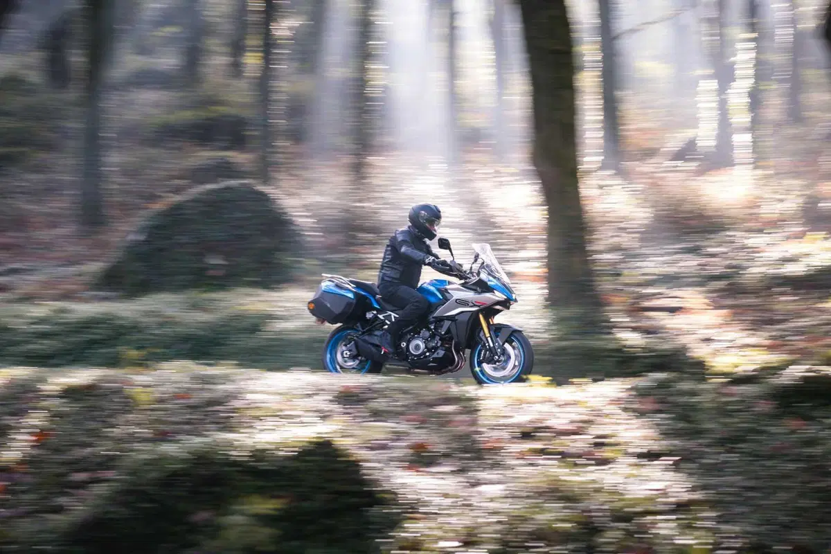Suzuki GSX-S1000GX (2)