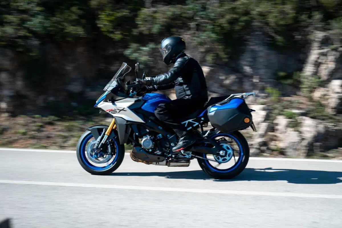 Suzuki GSX-S1000GX (4)