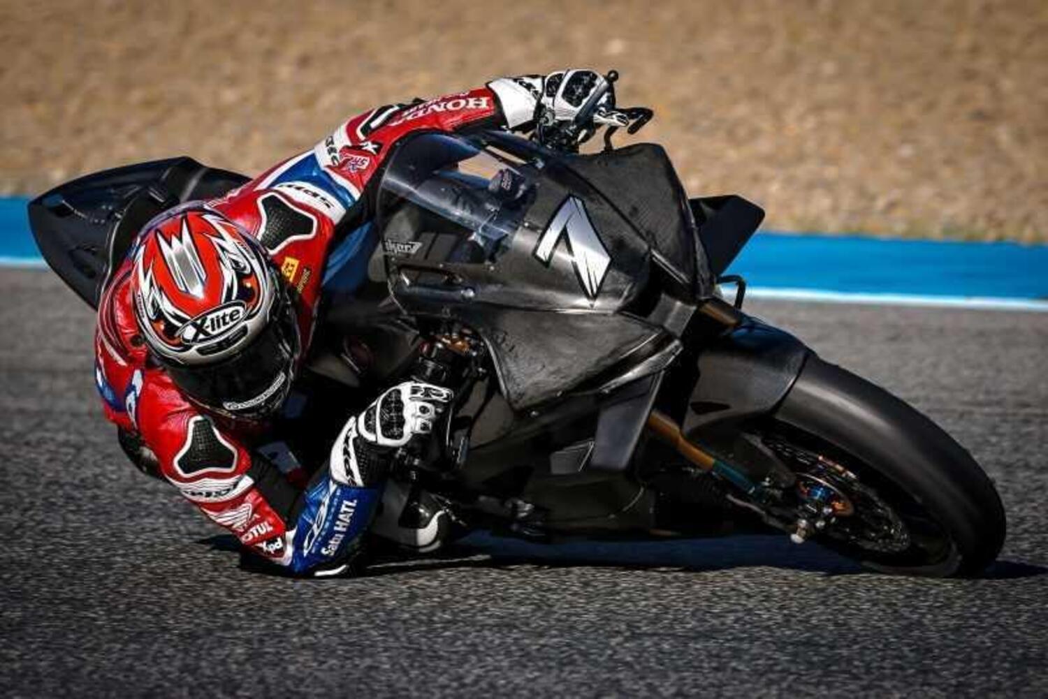 Test SBK. Andrea Locatelli il più veloce a Jerez. Debutto positivo per la nuova CBR