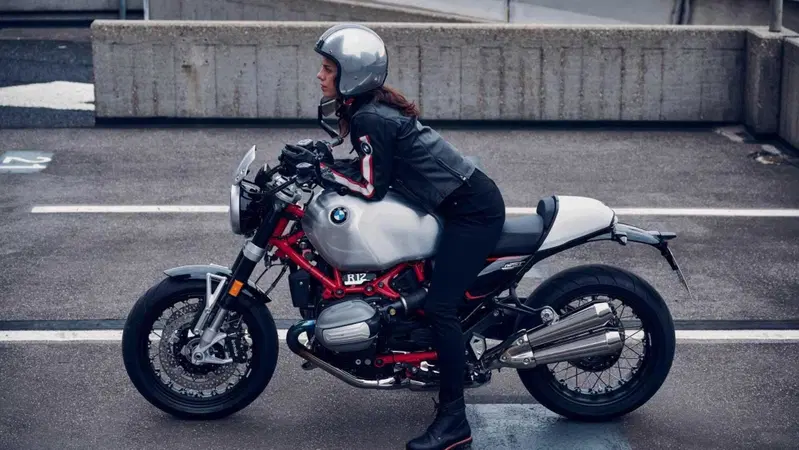 BMW R 12 nineT: come &egrave; cambiata la roadster bavarese? [VIDEO]