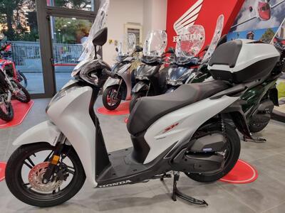 Honda SH 150 i (2017 - 19), prezzo e scheda tecnica 