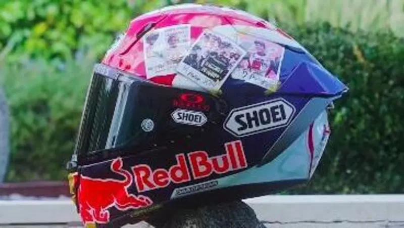 MotoGP 2023, GP di Valencia. Marc Marquez e l'addio alla Honda: ecco il casco dedicato [VIDEO]