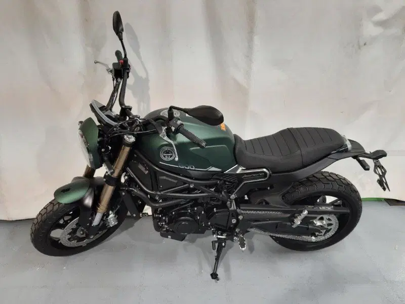 Benelli Leoncino 800 (2022 - 26) (2)