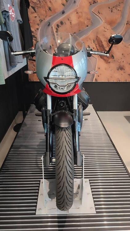 Moto Guzzi V7 Stone Corsa (2023 - 24)