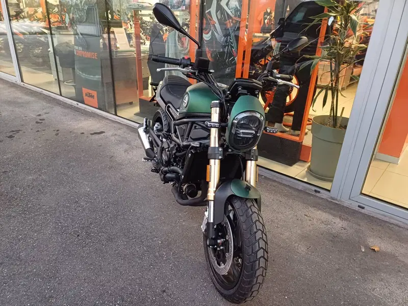 Benelli Leoncino 800 (2022 - 26) (2)