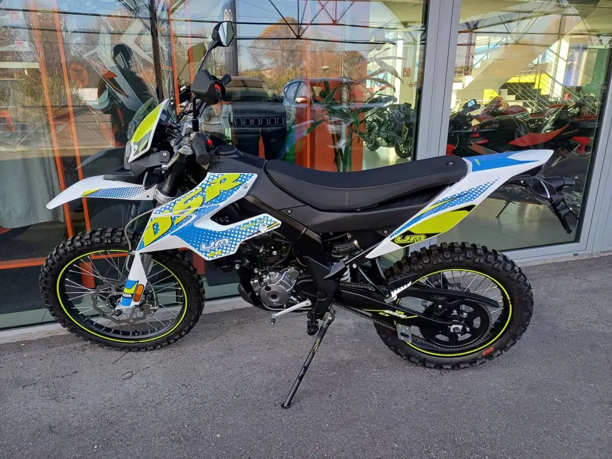 Um Italia DSR 125 EX (2023 - 26) (3)