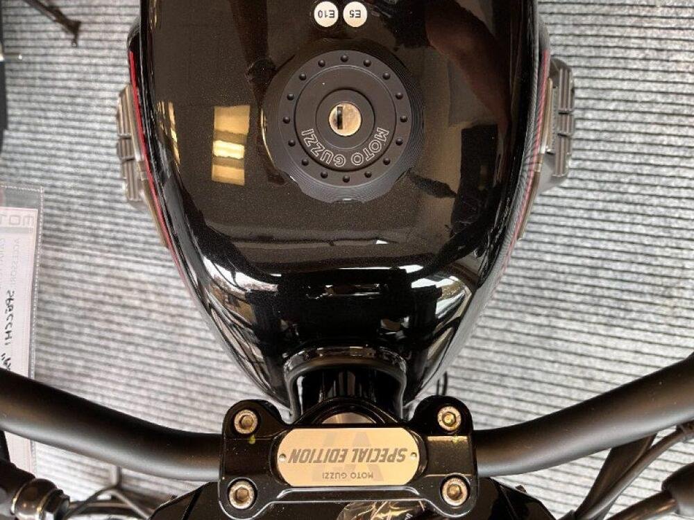 Moto Guzzi V7 Special Edition (2022 - 24) (5)