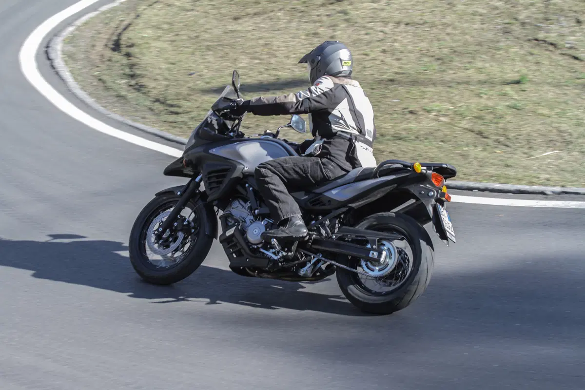 Suzuki V-Strom 650XT ABS (4)