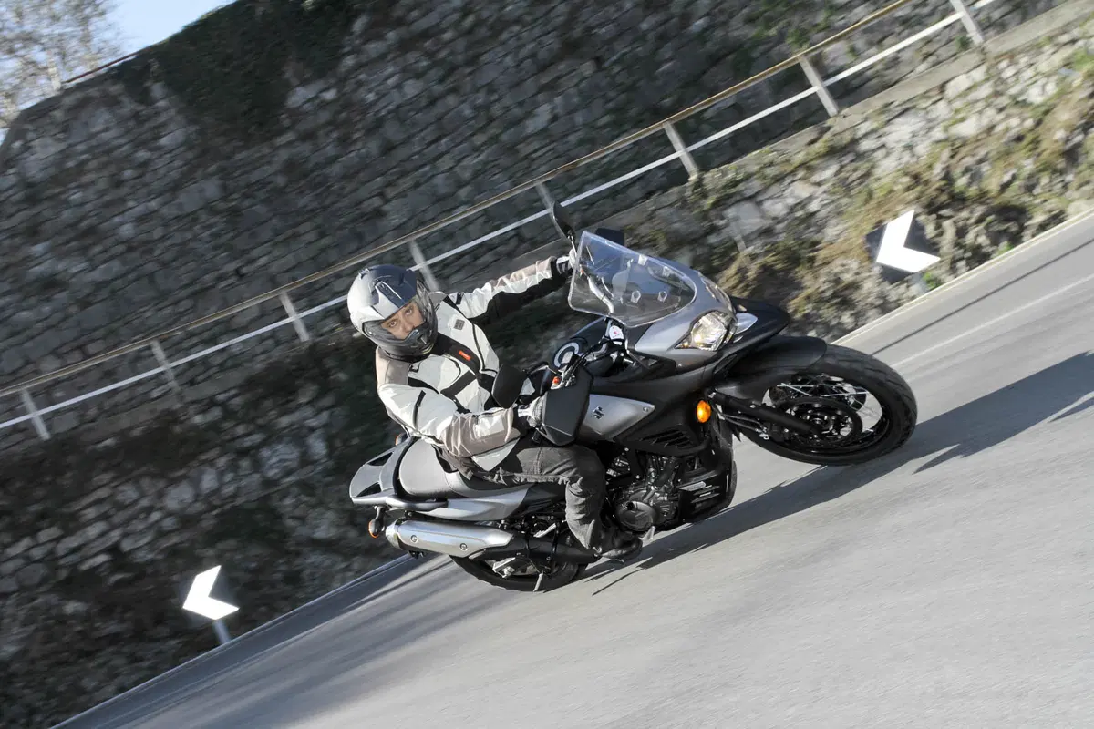 Suzuki V-Strom 650XT ABS (2)