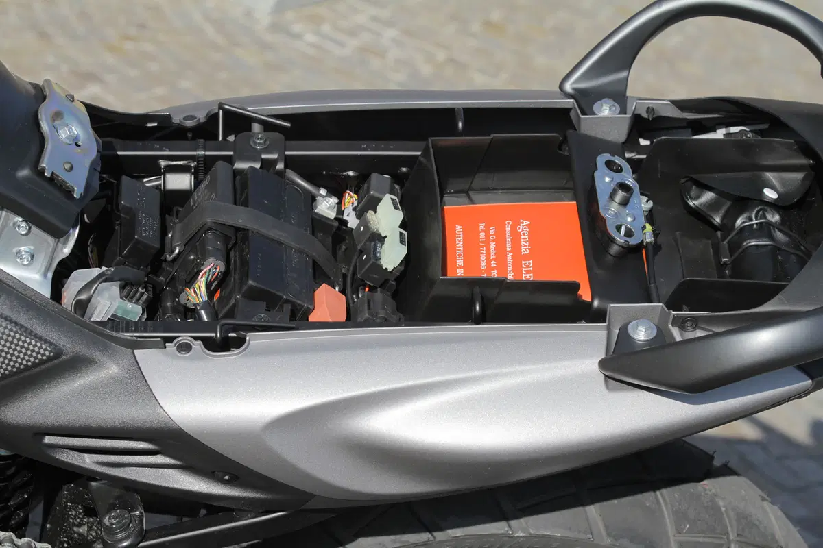 Suzuki V-Strom 650XT ABS (37)