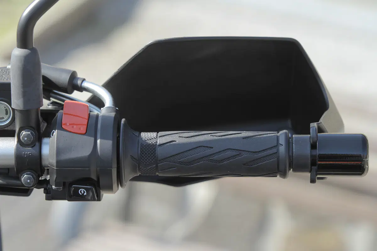 Suzuki V-Strom 650XT ABS (25)