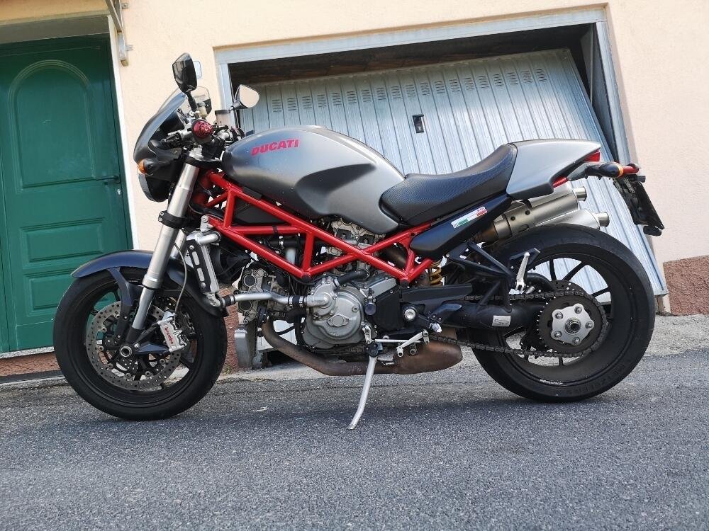 Ducati Monster S4R Testastretta (2)