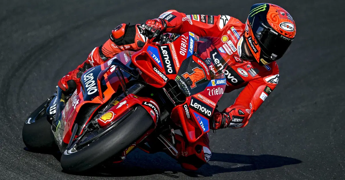 MotoGP 2023. GP di Valencia. Ultim'ora: Pecco Bagnaia in pole! Penalizzato Maverick Vinales